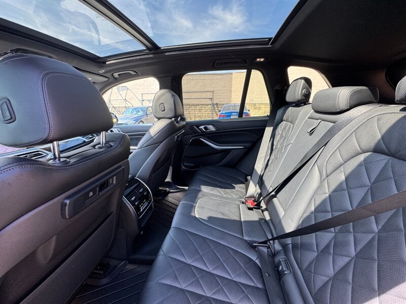 Used 2023 BMW X5 xDrive45e AWD/4WD image 32