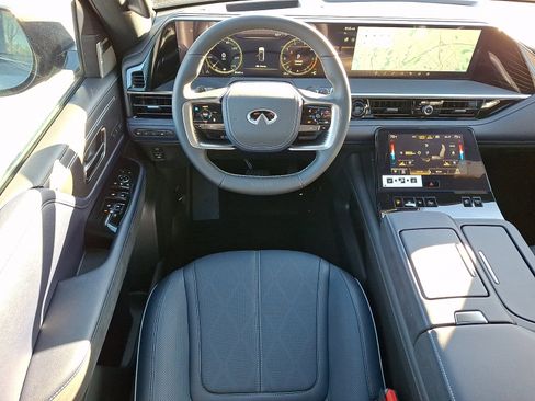 New 2026 INFINITI QX80 4WD image 8