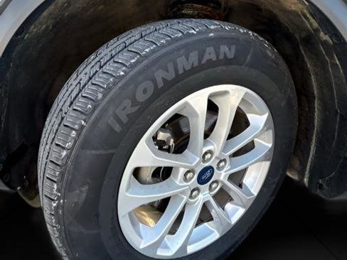 Used 2020 Ford Escape SE image 22