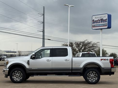 Used 2019 Ford F250 Lariat w/ Lariat Value Package image 7