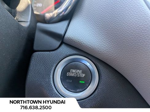 Used 2020 Chevrolet Equinox LS FWD image 18