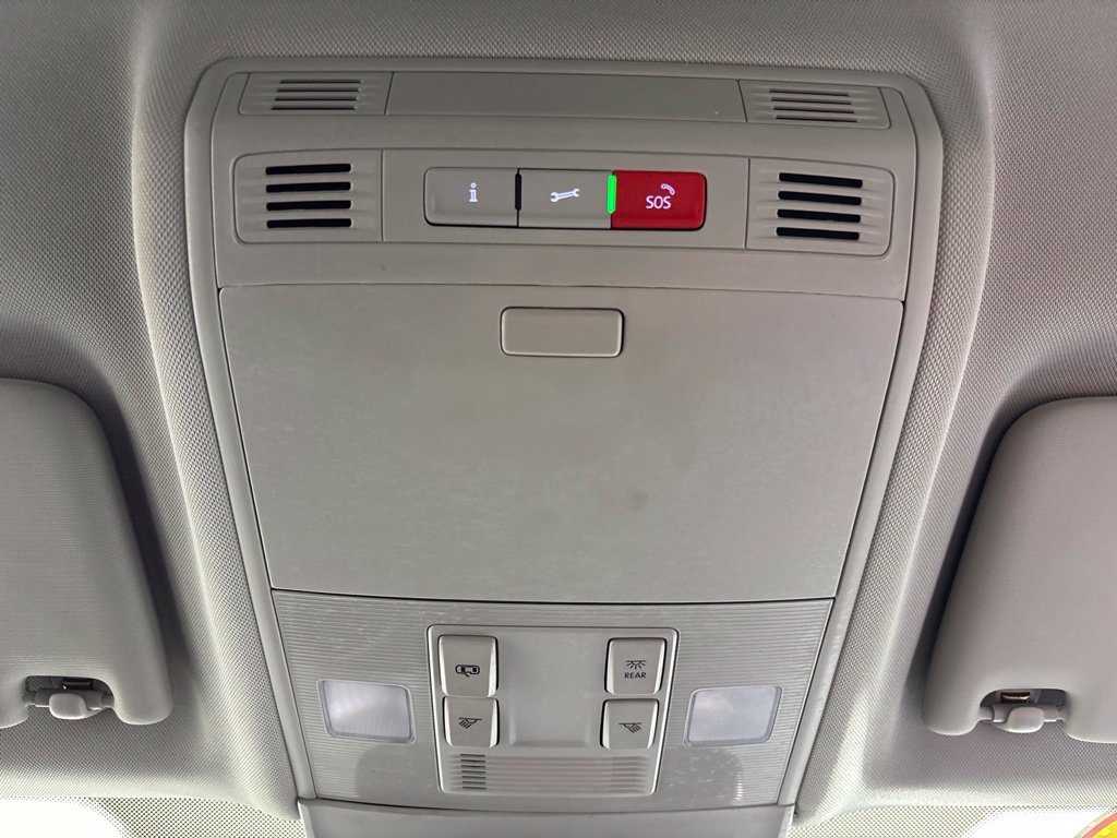 Used 2025 Volkswagen Taos SE FWD image 28