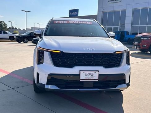 Used 2025 Kia Sorento S FWD image 2