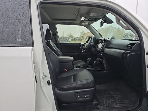 Used 2021 Toyota 4Runner TRD Off-Road Premium w/ Moonroof Package AWD/4WD image 15