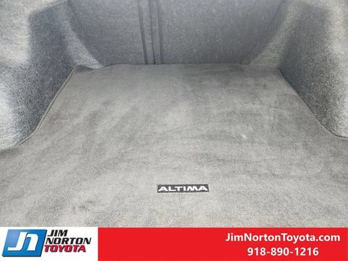 Used 2024 Nissan Altima 2.5 SV FWD image 32