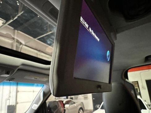 Used 2015 Cadillac Escalade ESV Premium image 23