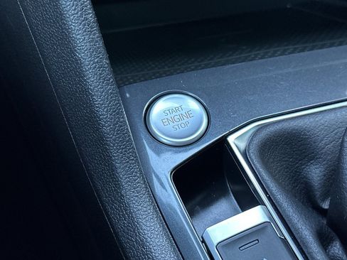 Used 2022 Volkswagen Tiguan SE R-Line image 23