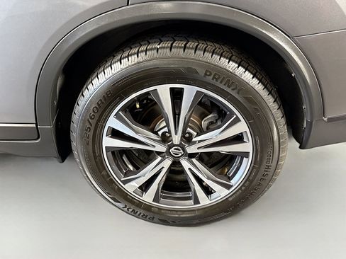 Used 2019 Nissan Rogue SV w/ Premium Package FWD image 37
