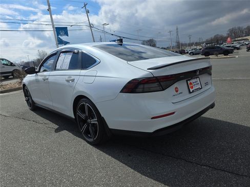 Used 2025 Honda Accord Sport image 4