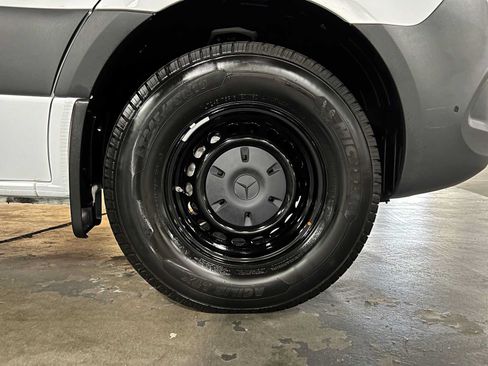 Used 2026 Mercedes-Benz Sprinter 2500 image 9