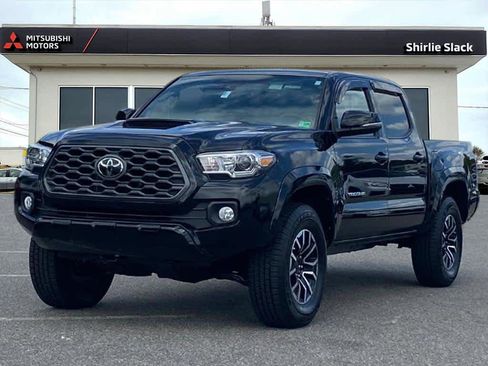 Used 2020 Toyota Tacoma TRD Sport w/ Technology Package image 1