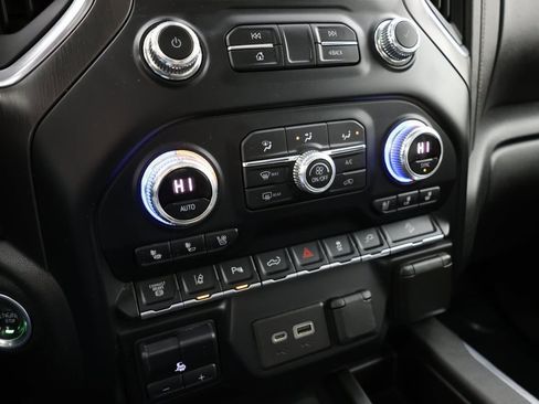 Used 2020 GMC Sierra 2500 AT4 w/ AT4 Premium Package image 30