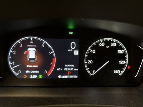 Used 2024 Honda Pilot Touring image 5