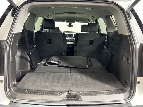 Used 2023 GMC Acadia SLE w/ Driver Convenience Package image 27