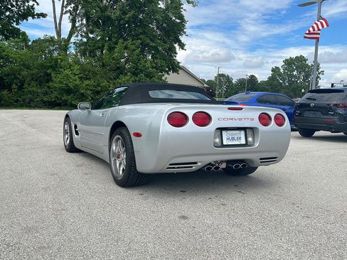 Used 2001 Chevrolet Corvette Convertible w/ Preferred Equipment Group2 RWD image 3