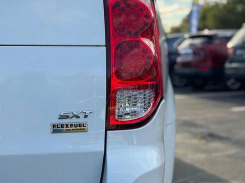 Used 2018 Dodge Grand Caravan SXT image 6