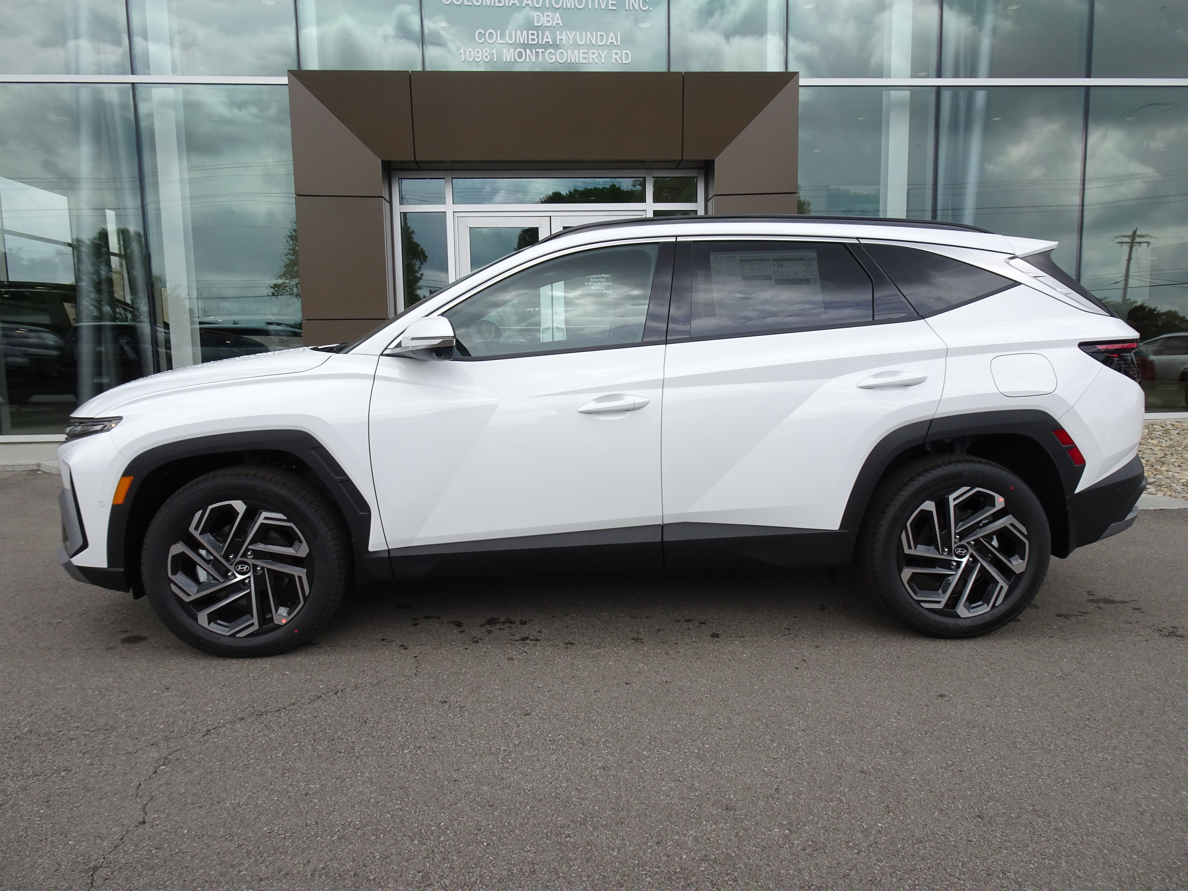 New 2026 Hyundai Tucson Limited AWD/4WD image 2