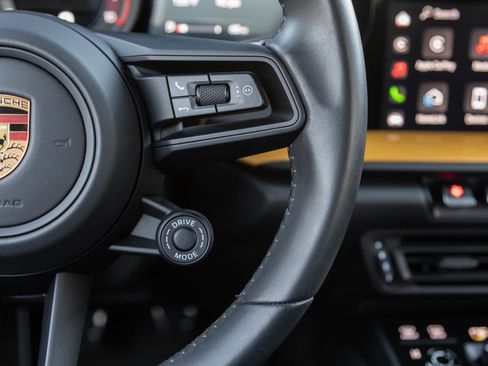 Used 2022 Porsche 911 GT3 image 15