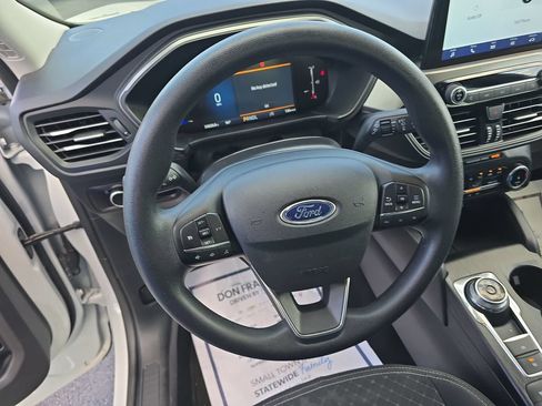 Used 2025 Ford Escape Active AWD/4WD image 18