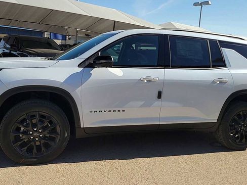 New 2026 Chevrolet Traverse LT w/ Enhanced Driving Package FWD image 6
