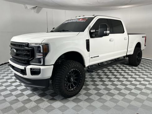 Used 2022 Ford F250 Lariat w/ Black Appearance Package AWD/4WD image 4
