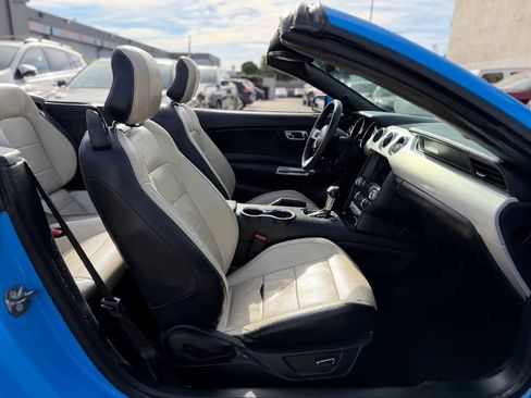 Used 2017 Ford Mustang Premium image 29