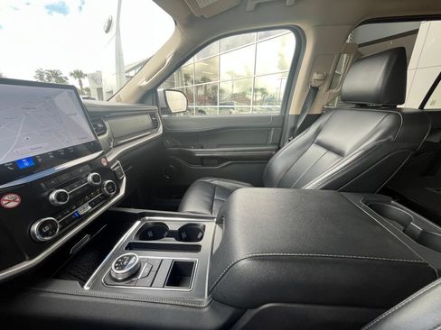 Used 2024 Ford Expedition XLT RWD image 16