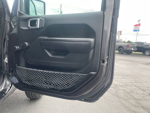 Used 2018 Jeep Wrangler Unlimited Sport AWD/4WD image 14