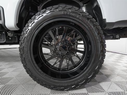 Used 2026 Ford F250 Platinum w/ Platinum Plus Package image 38