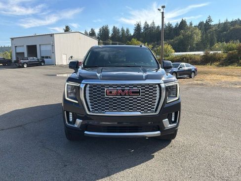 Used 2024 GMC Yukon Denali w/ Advanced Technology Package AWD/4WD image 3
