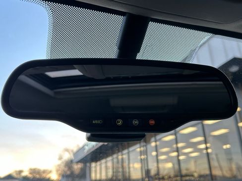 Used 2014 Cadillac Escalade Luxury image 34