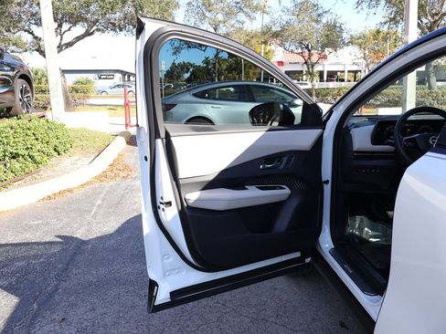 Used 2024 Nissan Ariya ENGAGE e-4ORCE image 23