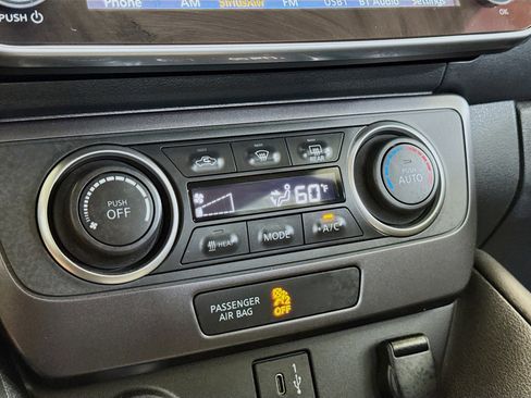 Used 2023 Nissan Leaf S image 11