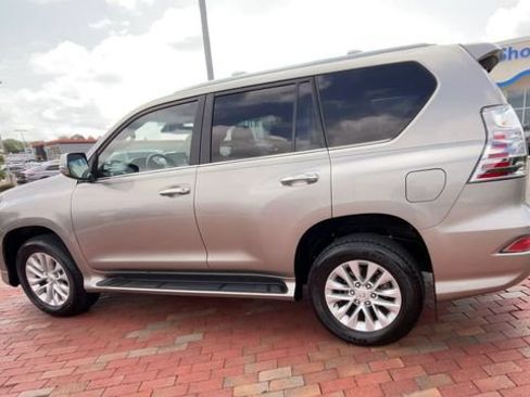 Used 2023 Lexus GX 460 Premium AWD/4WD image 7