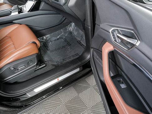 Certified 2024 Audi Q8 e-tron Prestige image 26