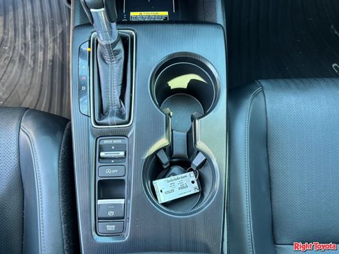Used 2024 Honda Civic Touring image 30