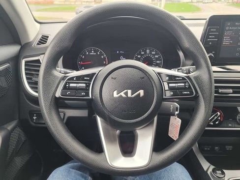 Used 2023 Kia Seltos LX AWD/4WD image 26