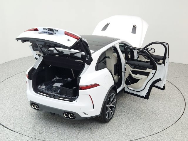 Certified 2026 Jaguar F-PACE SVR AWD/4WD image 16