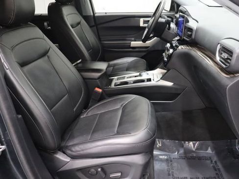 Used 2022 Ford Explorer Limited w/ Equipment Group 301A RWD image 24
