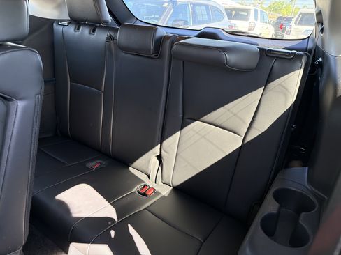 Used 2023 Toyota Highlander XLE AWD/4WD image 26