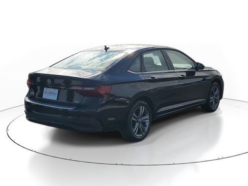 Used 2023 Volkswagen Jetta SE w/ Panoramic Sunroof Package FWD image 4