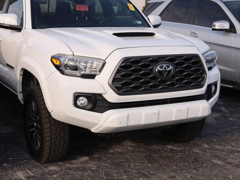 Used 2020 Toyota Tacoma TRD Sport image 2