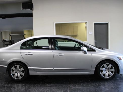 Used 2011 Honda Civic LX image 2