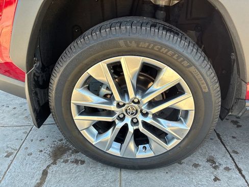 Used 2022 Toyota RAV4 Limited w/ Limited Grade Weather Package AWD/4WD image 13