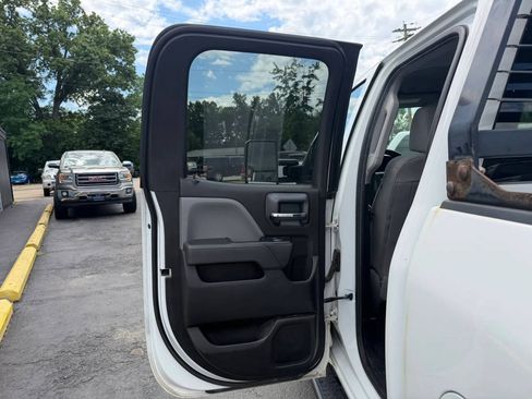 Used 2019 Chevrolet Silverado 2500 W/T AWD/4WD image 16