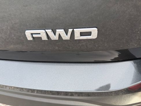 Used 2018 GMC Terrain SLE w/ Driver Convenience Package image 12