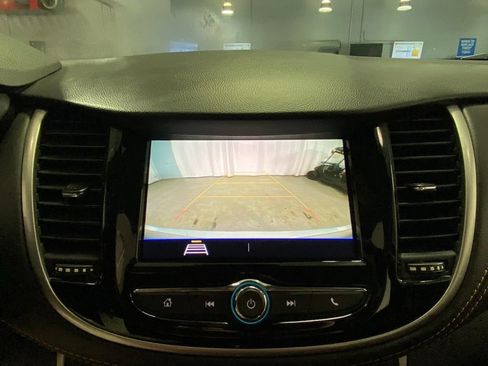 Used 2021 Chevrolet Trax LT FWD image 23