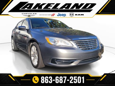 Used 2013 Chrysler 200 Touring FWD image 1