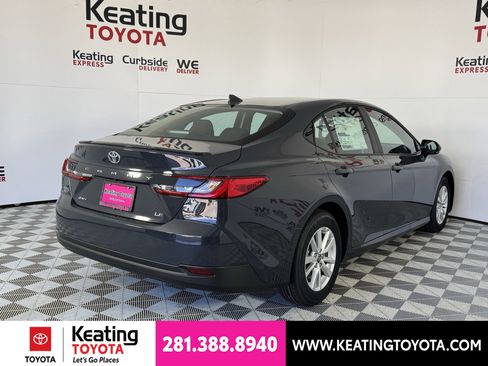 Used 2026 Toyota Camry LE w/ Convenience Package FWD image 14