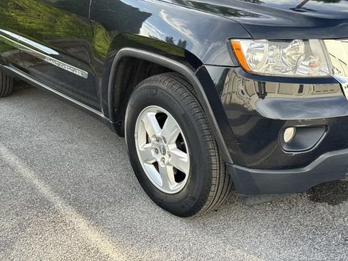 Used 2011 Jeep Grand Cherokee Laredo AWD/4WD image 9